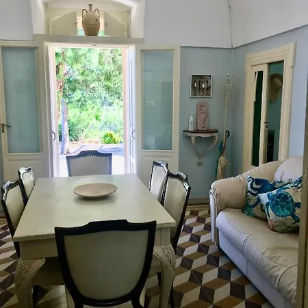Deco Villa